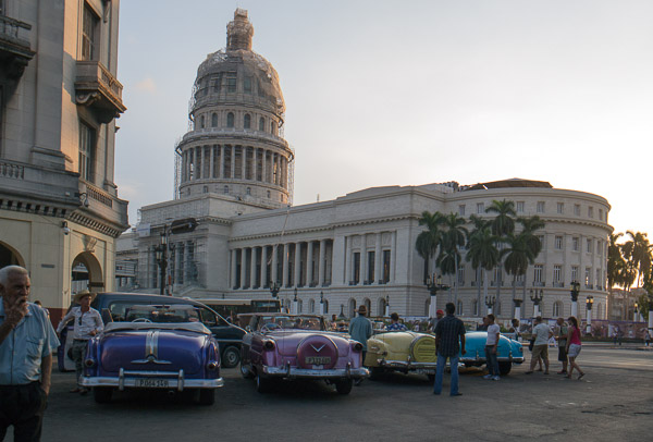 Habana Vieja - old timers