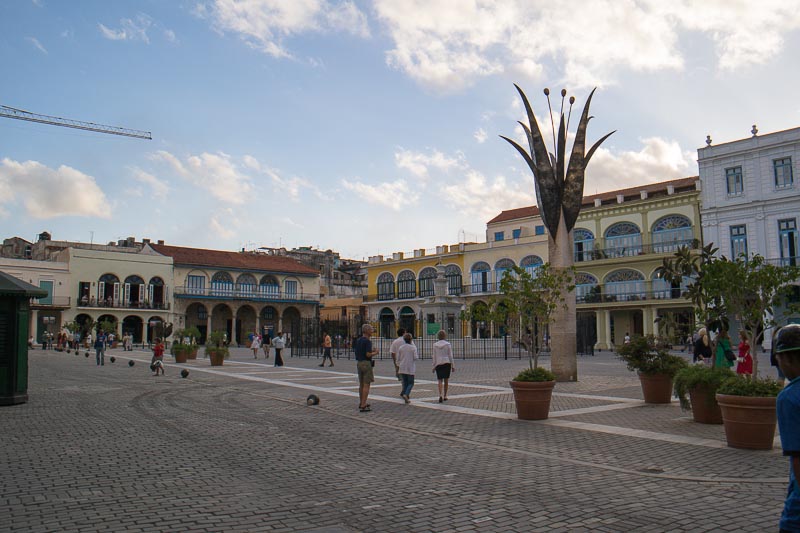 Havana: Plaza Vieja